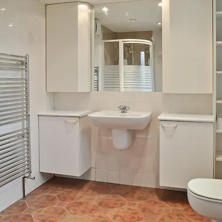 The Waiting Semesterbostad Gaisgill